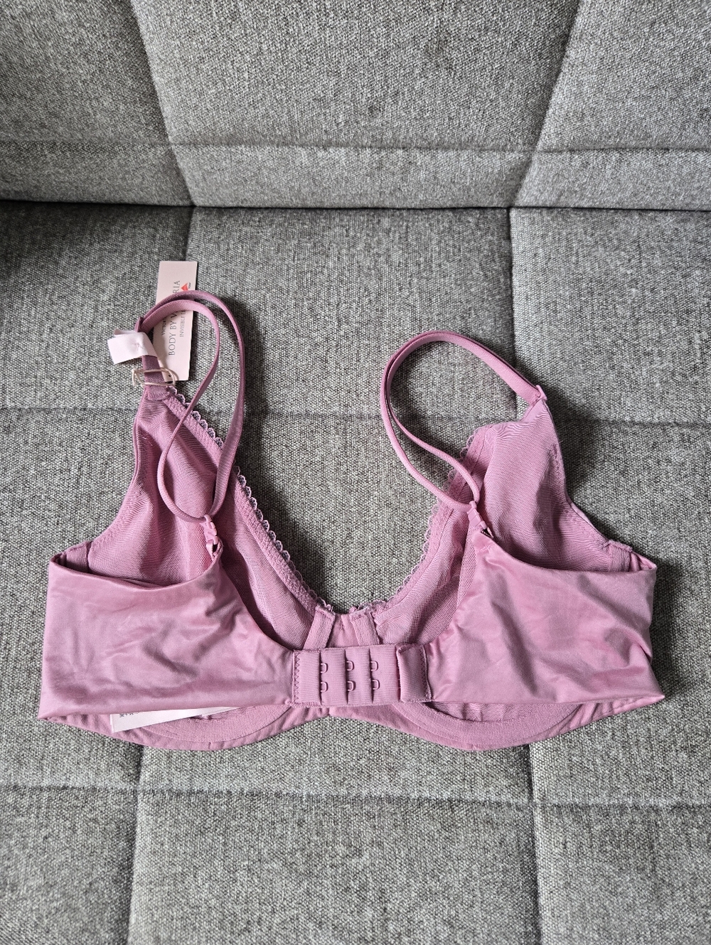 VS Body by Victoria Invisible Lift Full-Coverage Minimizer Bra 32D - Picture 3 of 8